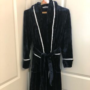 Hawiton plush bath robe